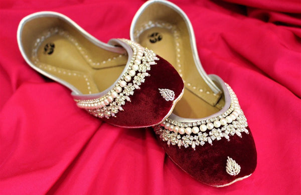 Rougé Royalty - Stunning Red Embellished Ballet Flats / Red Mojari / Red Khussa / Red Juti / Rouge Ballerines / Brautschuhe Flach