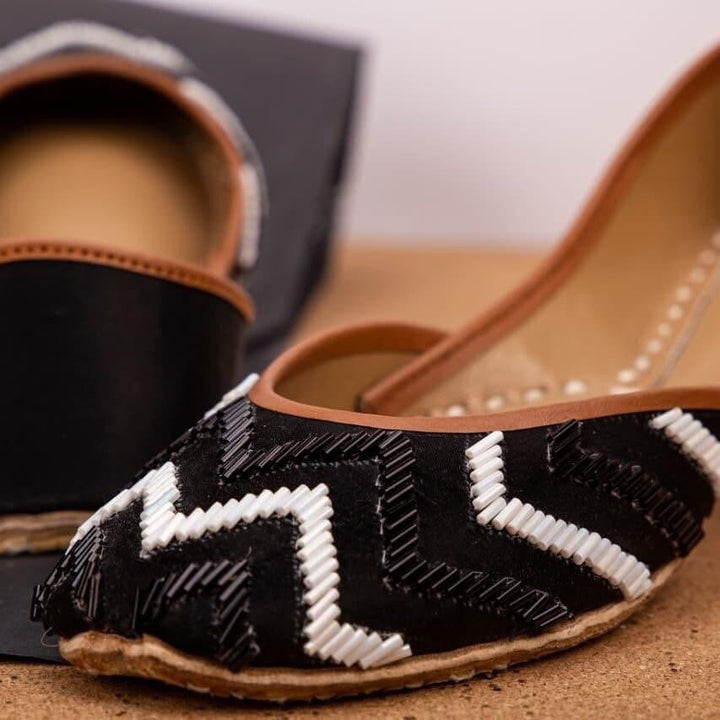 Chevron Insignia - Black Ballet Flats / Black Mojari / Black Khussa / Black Juti / Black Slip-ons / Schwarz Brautschuhe Flach