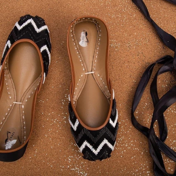 Chevron Insignia - Black Ballet Flats / Black Mojari / Black Khussa / Black Juti / Black Slip-ons / Schwarz Brautschuhe Flach