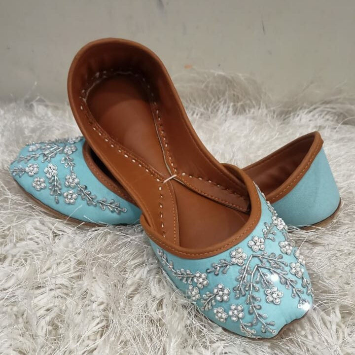 Belleza Realzada - Sky Blue Embellished Ballet Flat Shoes Blue Jutis Blue Mojari Blue Khussa