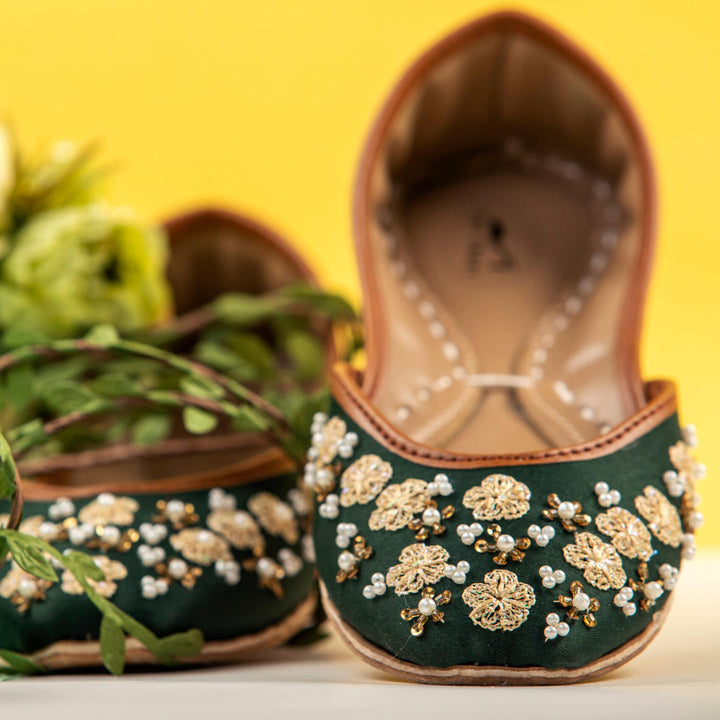 Grâce Verte - Handmade Green Women Flat Shoes Ballet Flats Khussa Juti Ethnic Shoes Bridal Shoes Mojari Indian Juttis