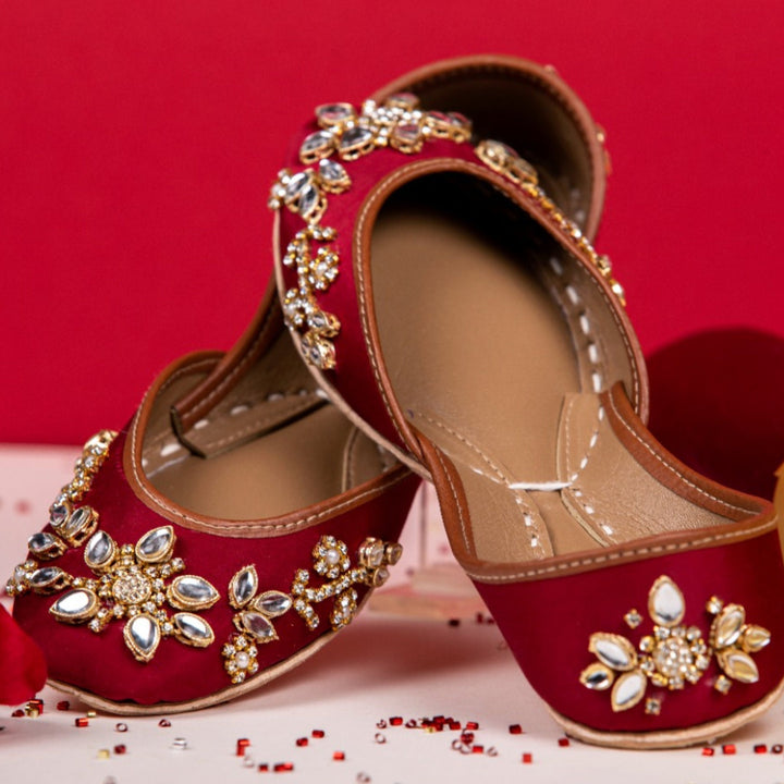 Burgandy Bridal - Stunning Red Embellished Ballet Flats / Red Mojari / Red Khussa / Red Juti / Red Slip-ons / Brautschuhe Flach