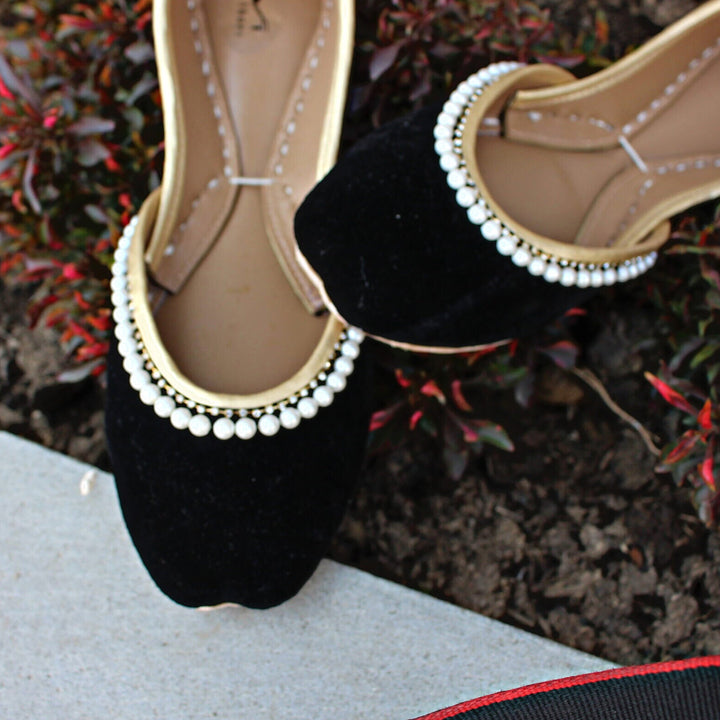 Velvet Elegance - Black Embellished Ballet Flats / Black Mojari / Black Khussa / Black Juti / Black Slip-ons / Schwarz Brautschuhe Flach