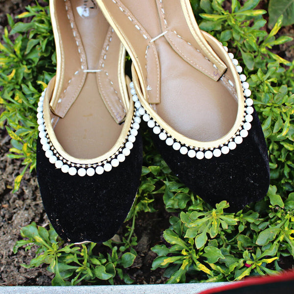 Velvet Elegance - Black Embellished Ballet Flats / Black Mojari / Black Khussa / Black Juti / Black Slip-ons / Schwarz Brautschuhe Flach