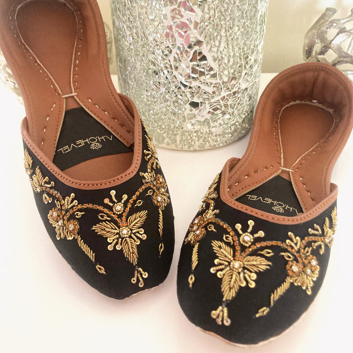 Winged Glory - Stunning Embellished Ballet Flats / Mojari / Khussa / Juti / Slip-ons / Chaussures Plates Noires / Schwarz Brautschuhe Flach