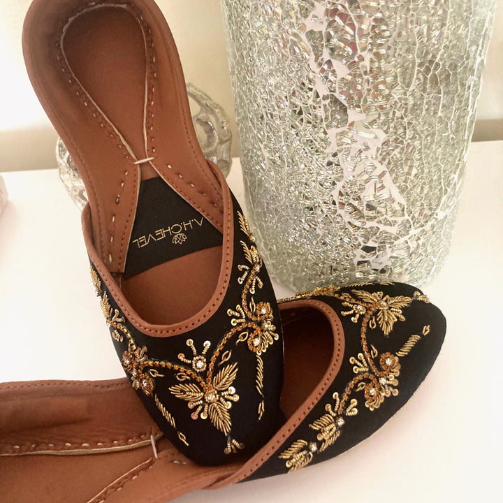 Winged Glory - Stunning Embellished Ballet Flats / Mojari / Khussa / Juti / Slip-ons / Chaussures Plates Noires / Schwarz Brautschuhe Flach