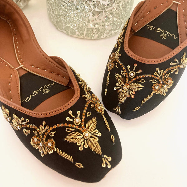 Winged Glory - Stunning Embellished Ballet Flats / Mojari / Khussa / Juti / Slip-ons / Chaussures Plates Noires / Schwarz Brautschuhe Flach