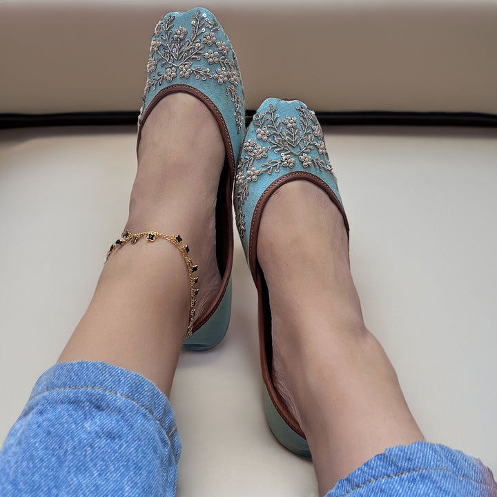 Belleza Realzada - Sky Blue Embellished Ballet Flat Shoes Blue Jutis Blue Mojari Blue Khussa