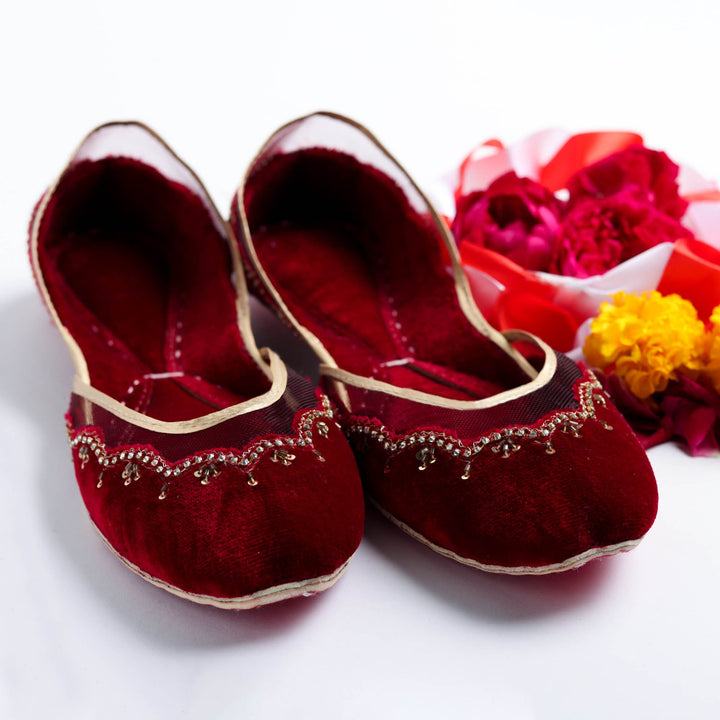 Elegant Plush - Red Velvet Women Flat Shoes Red Mojari Red Khussa Red Juti Red Slip-ons Brautschuhe Flach Red Women Ballet Flats